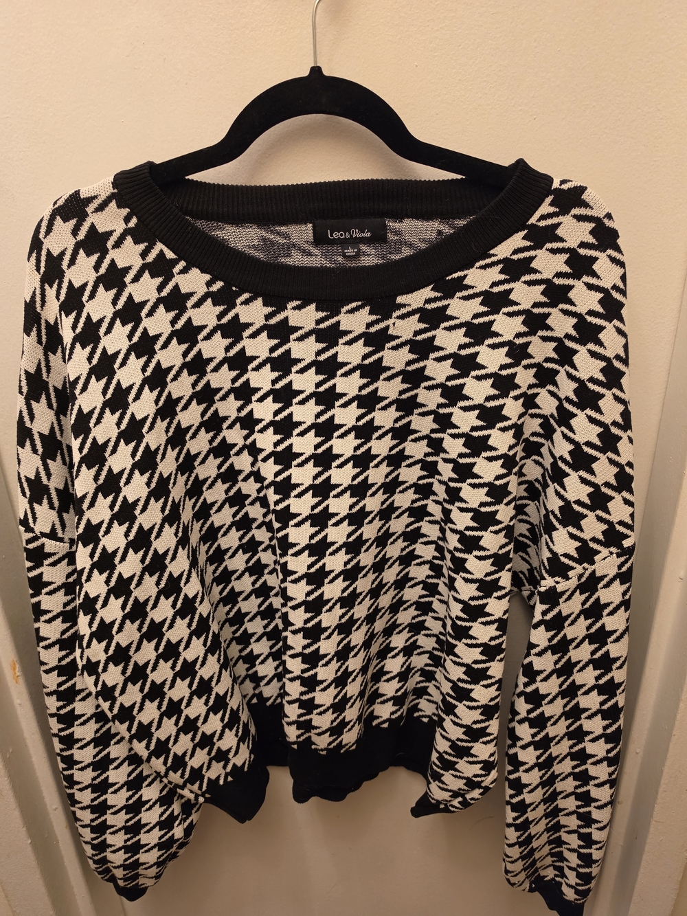 Lea and Viola Houndstooth Knit Sweater - Black & White
